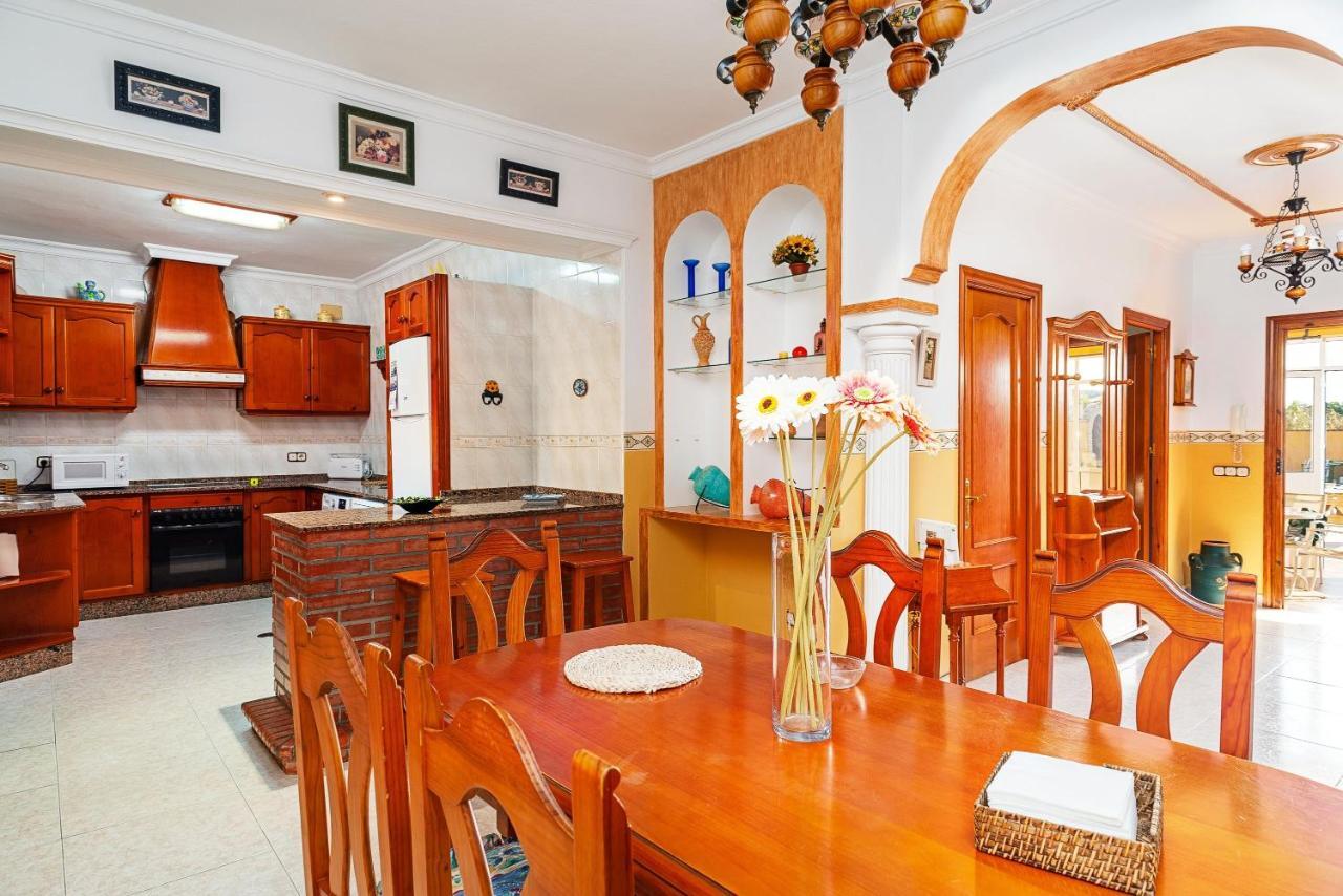 Casa Chiqui - Solo Familias Villa Conil De La Frontera Buitenkant foto